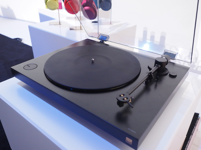 Illustration for article titled Sony's Sleek New Turntable Makes Me Want to Rob a Record Store